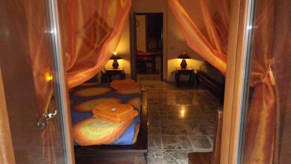 Bed And Breakfast Baobab เปียซซา อาร์เมรีนา ภายนอก รูปภาพ